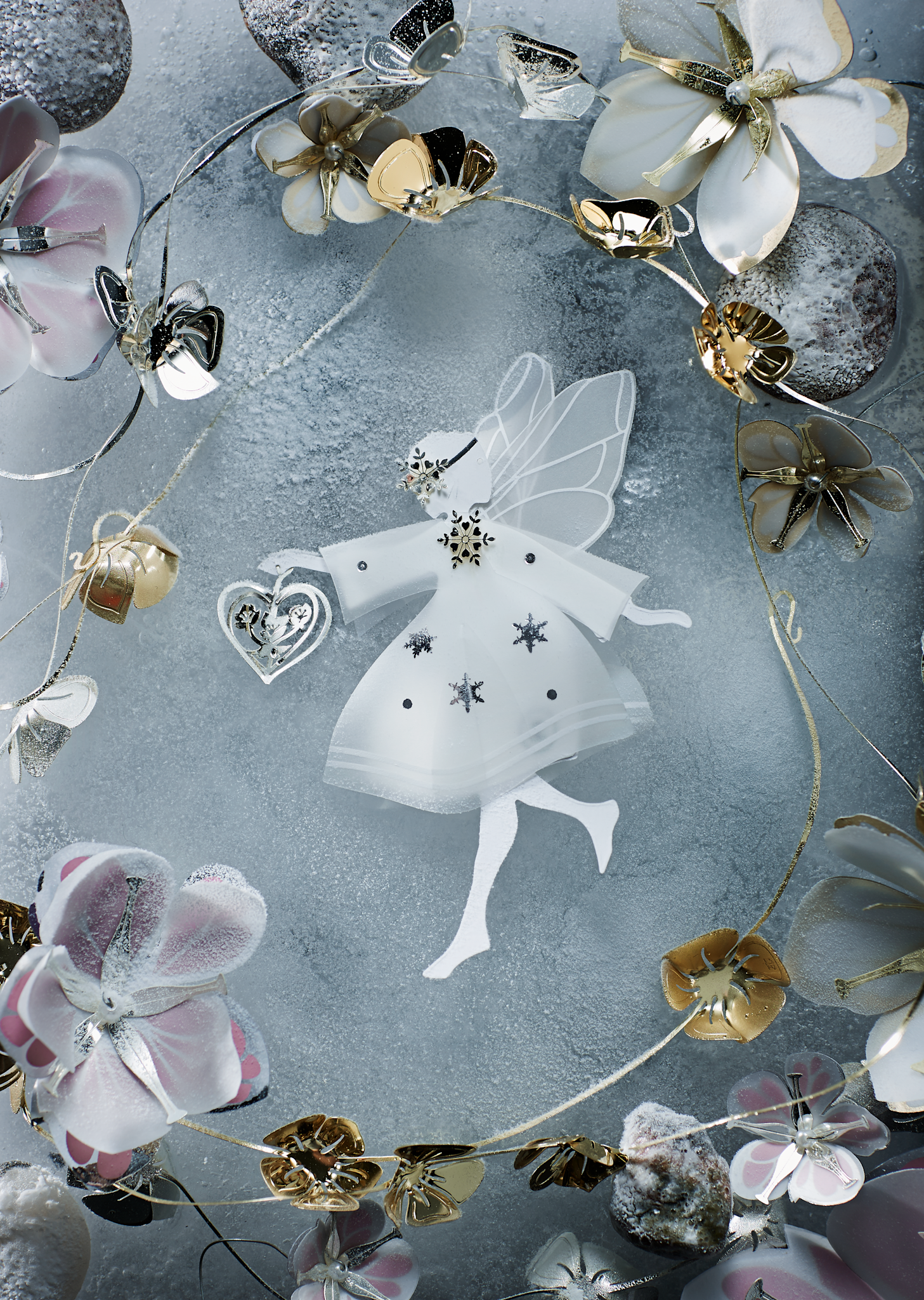 Flowers, White & Gold, medium