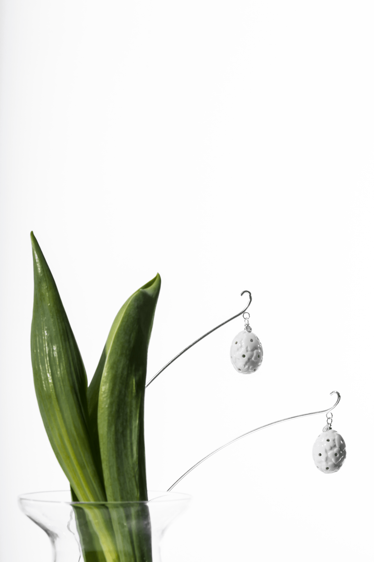 Blomsterstrå med porcelæn æg