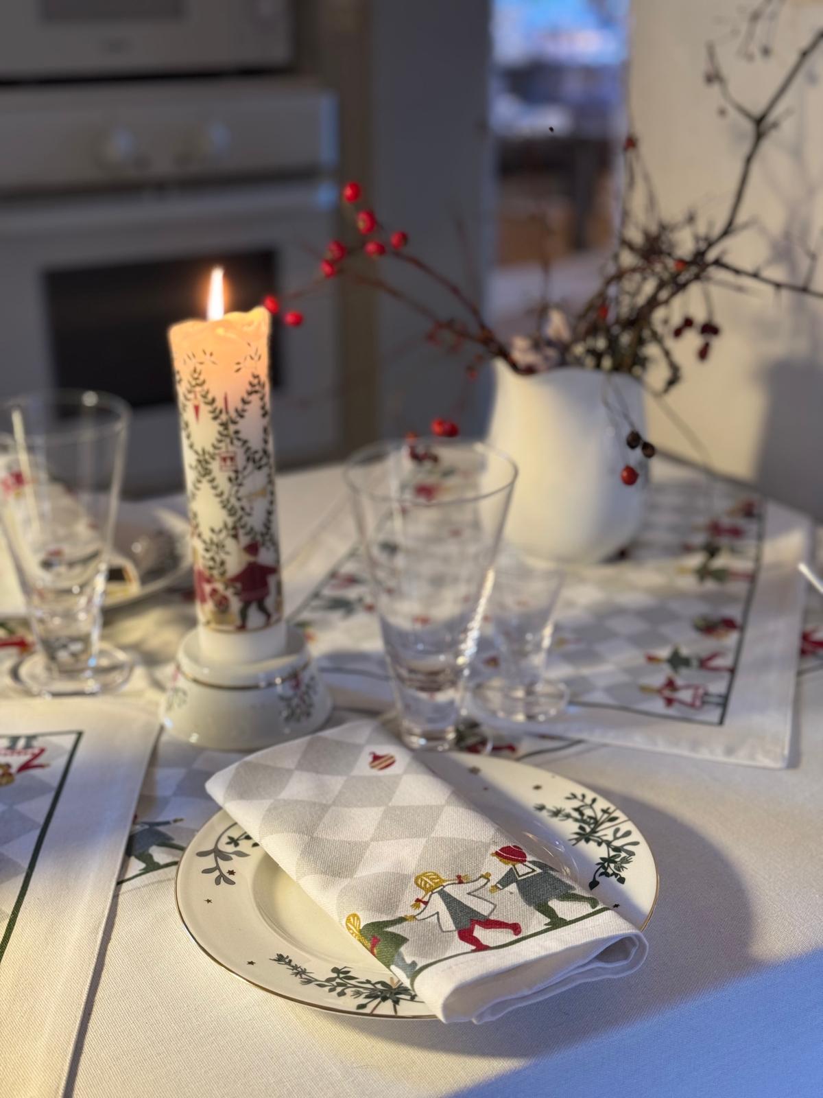 Napkin 'Dancing Children' 36 x 36 cm. (2 pcs.)