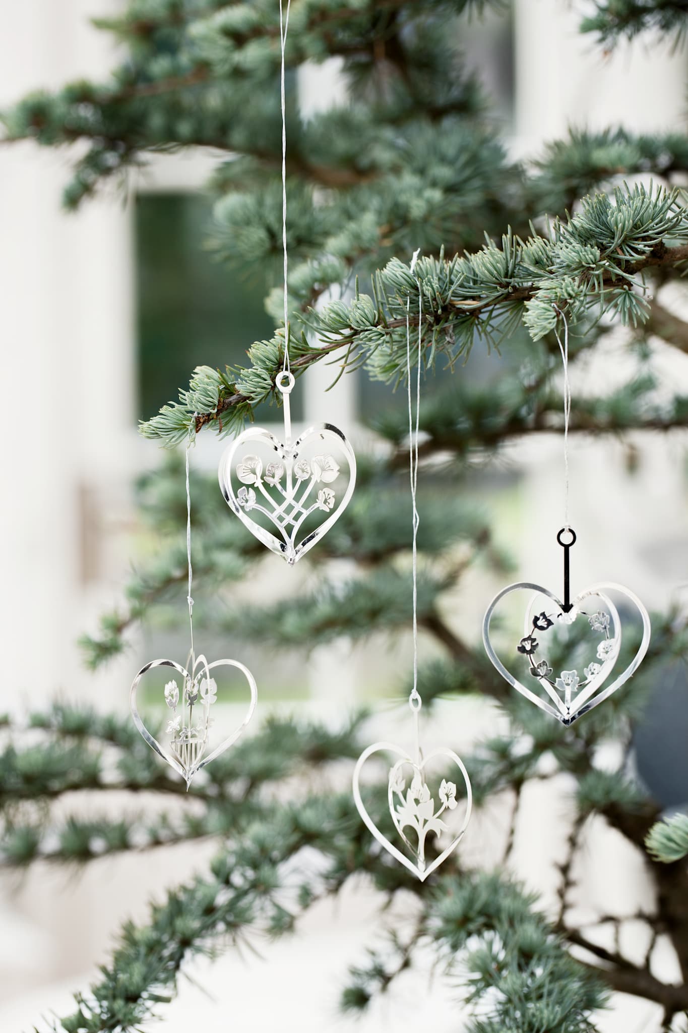 Sølvhjerter med blomster (4 Designs)